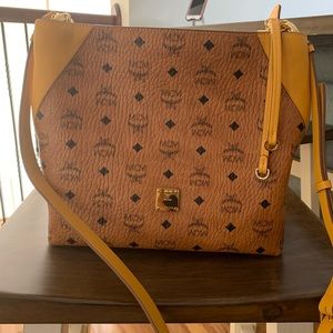 MCM Medium Klara